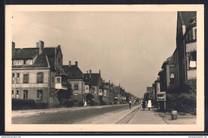 AK Wildau / Teltow, Karl Marxstrasse mit Passanten