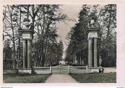 Rheinsberg Brandenburg Schloss-Rheinsberg Parktor Eingangstor Saeulen Allee Park