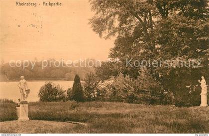 Rheinsberg Partie im Park Statuen