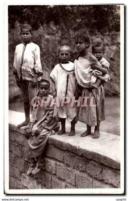 CPA Scenes Et types Groupe arabes Enfants