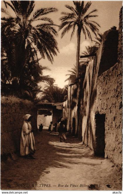 CPA AK BISKRA RUE DU VIEUX BISKRA ALGERIA (1435369)