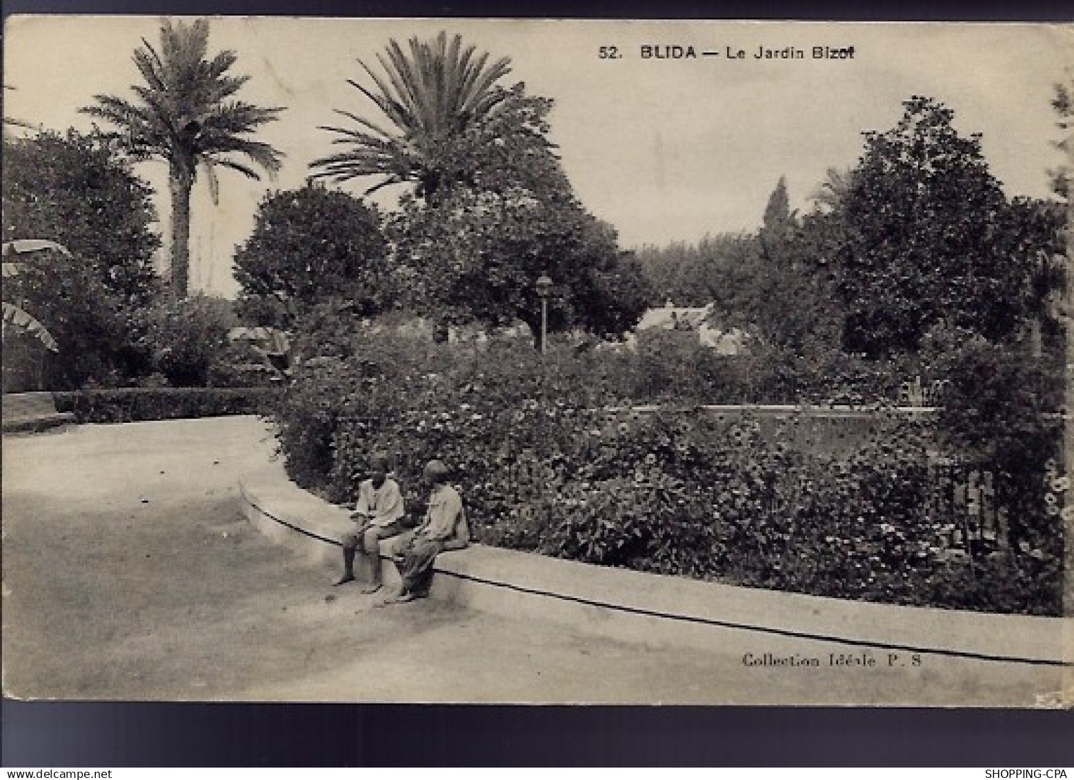 Algérie - Blida - Le jardin Bizet - Enfants