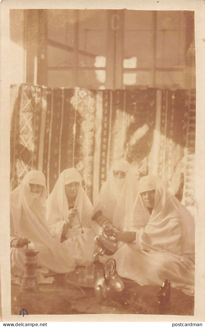 Algérie - Femmes prenant le thé - CARTE PHOTO - Ed. inconnu