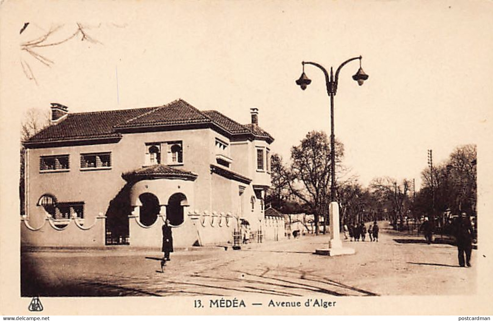 Algérie - MEDEA - Avenue d'Alger