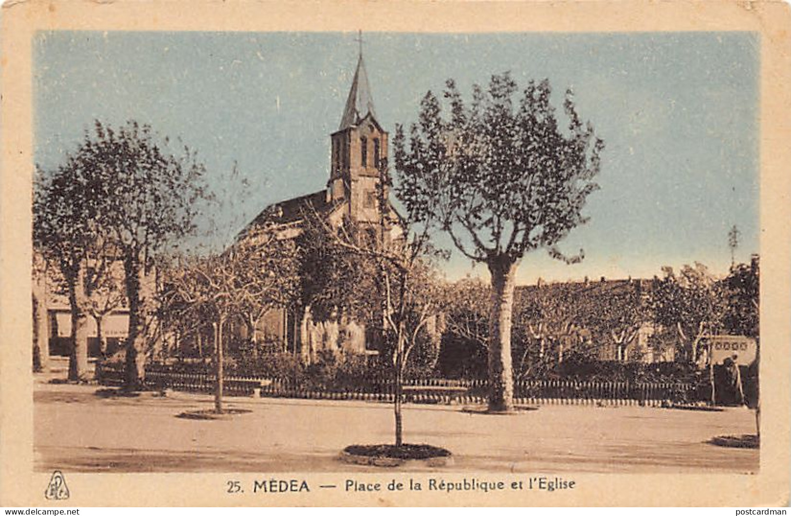 Algérie - MEDEA Place de la république et l'Eglise