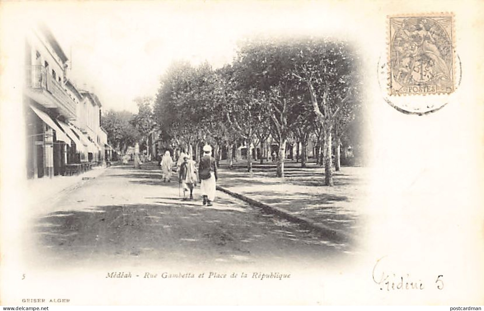 Algérie - MEDEA - Place de la République et Rue Gambetta