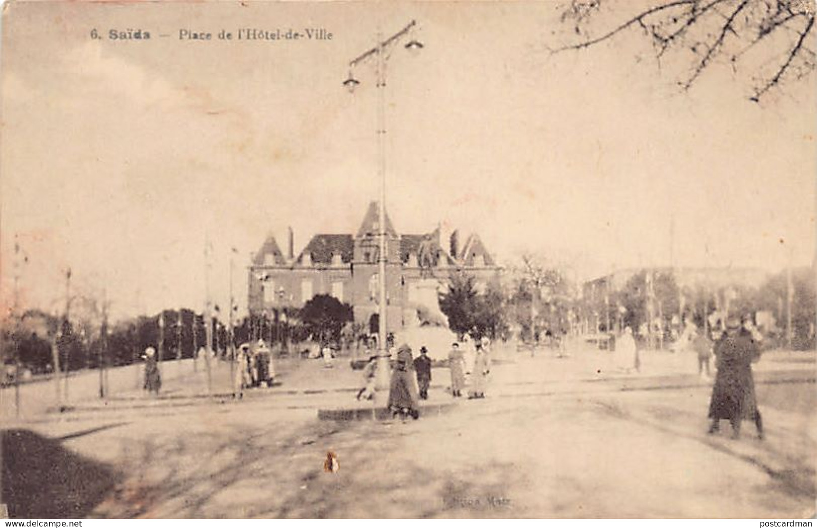 Algérie - SAÏDA - Place de l'Hôtel de Ville