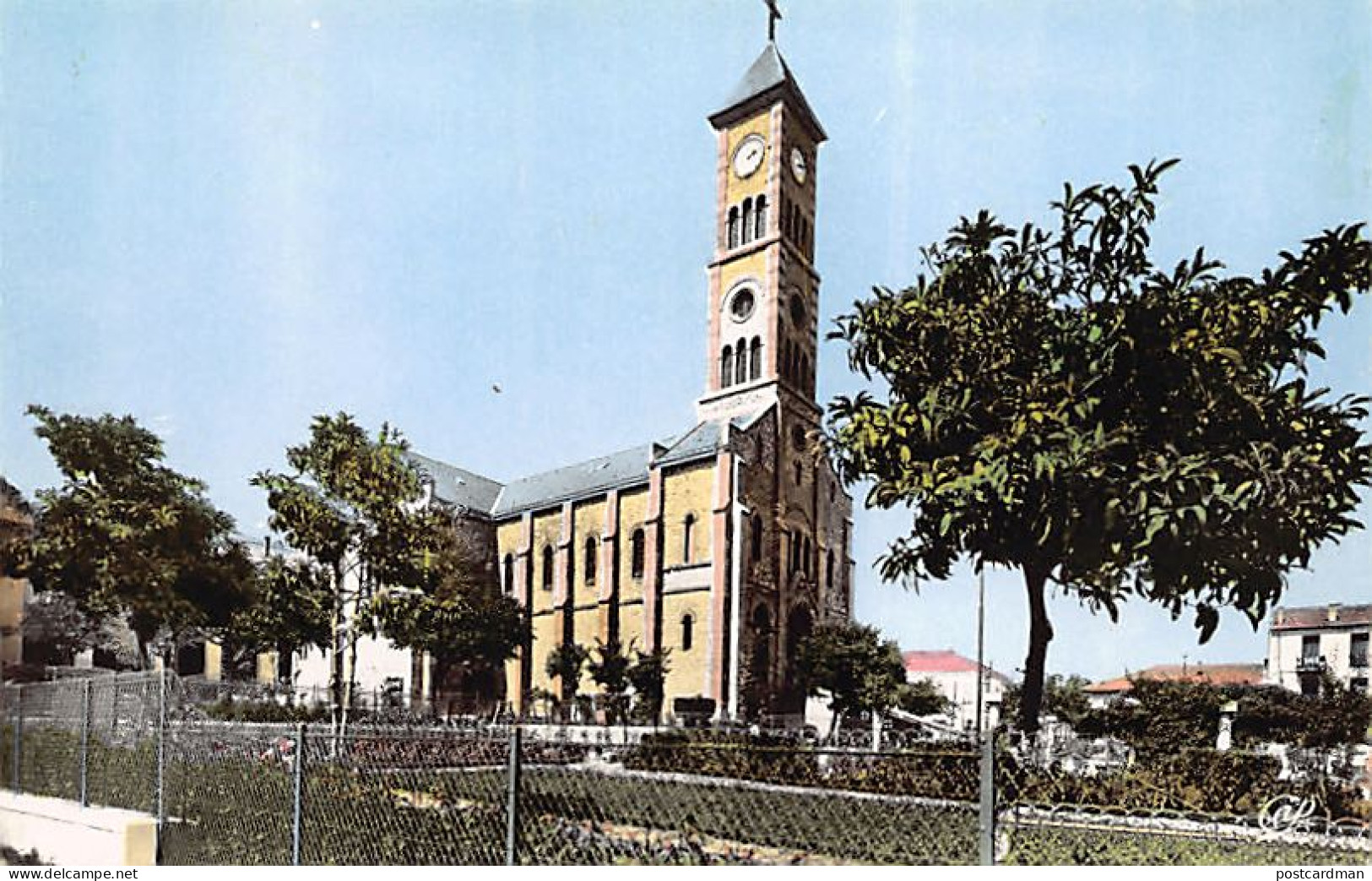 Algérie - TIARET L'église Sainte-Madeleine