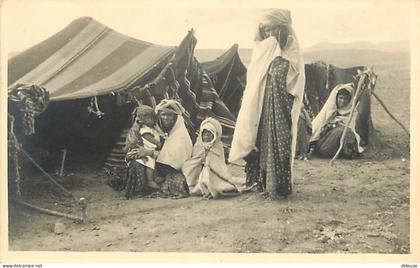 Carte Postale Ancienne - Algérie - Batna - Campement d'une famille arabe de la région de Batna - Animée - Carte Photo -