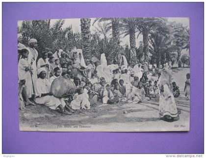 CPA   Algérie  "   Fête  Arabe, une Danseuse   "