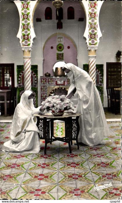 CPA Alger Interieur Mauresque Femmes