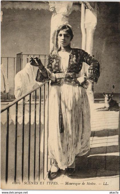 CPA ALGERIA MEDEA Mauresque de Medea - Scenes et Types (1146148)