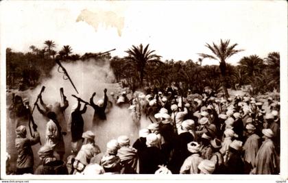 CPA Scenes et Types Fantasia Algerie