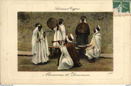 CPA Scenes Et Types Musiciens Et Danseuse