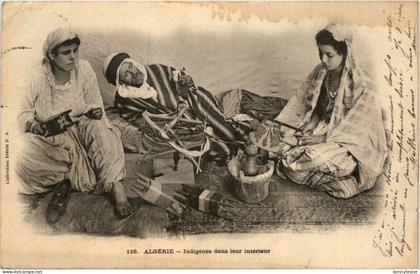 Algerien sonstige, Indigenes dana leur interieur