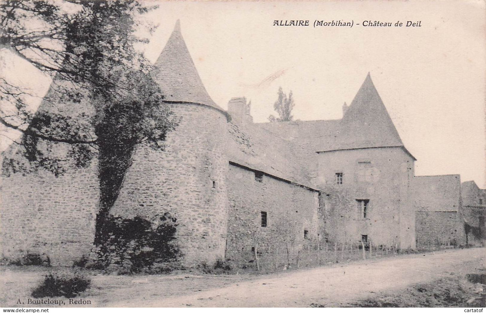 ALLAIRE . Château de Deil .