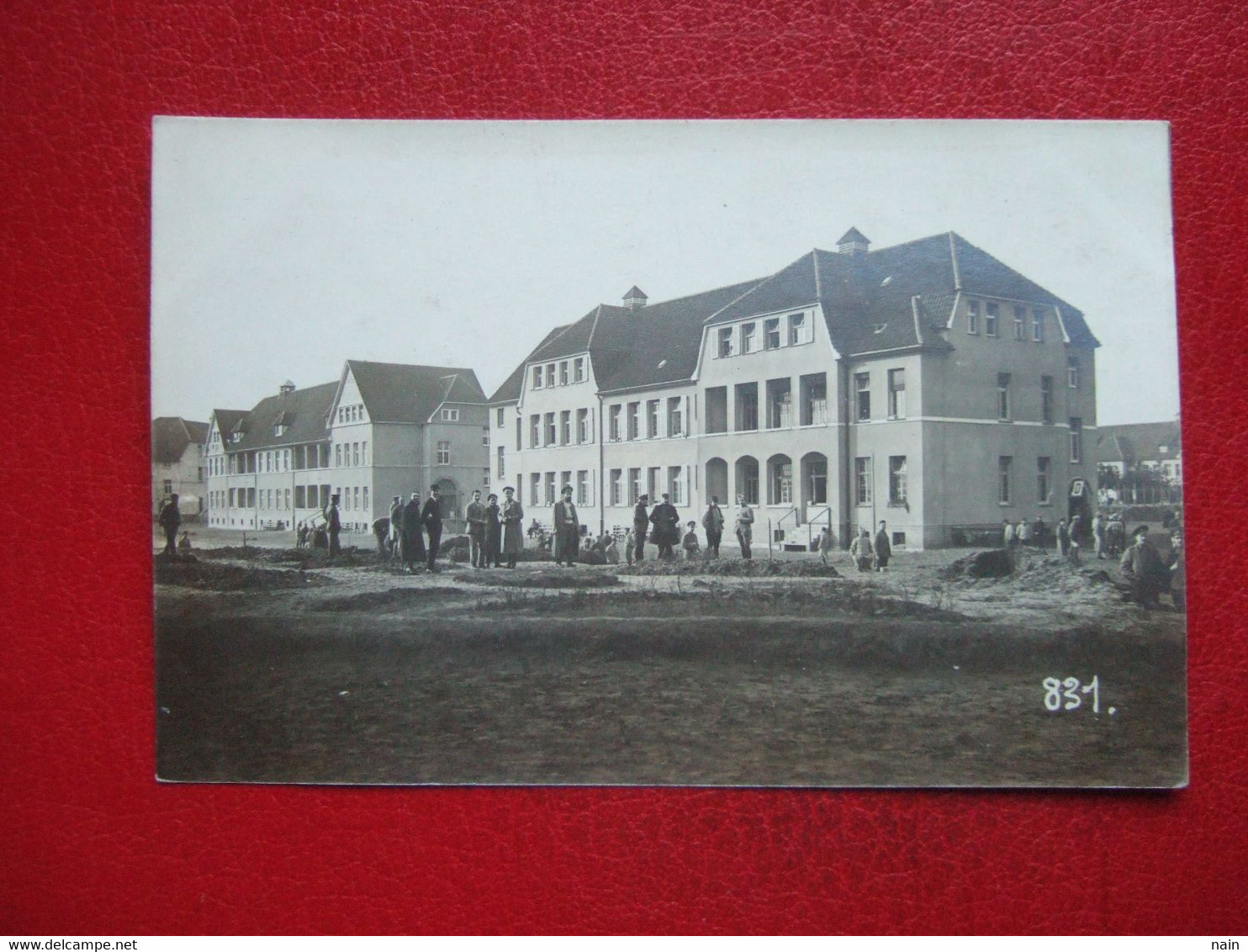 ALLEMAGNE - GUETERSLOH - GÛTERSLOH - CARTE PHOTO - CAMP PRISONNIERS OFFIZIER GEFANGENEN  LAGER - INTERIEUR DU CAMP...