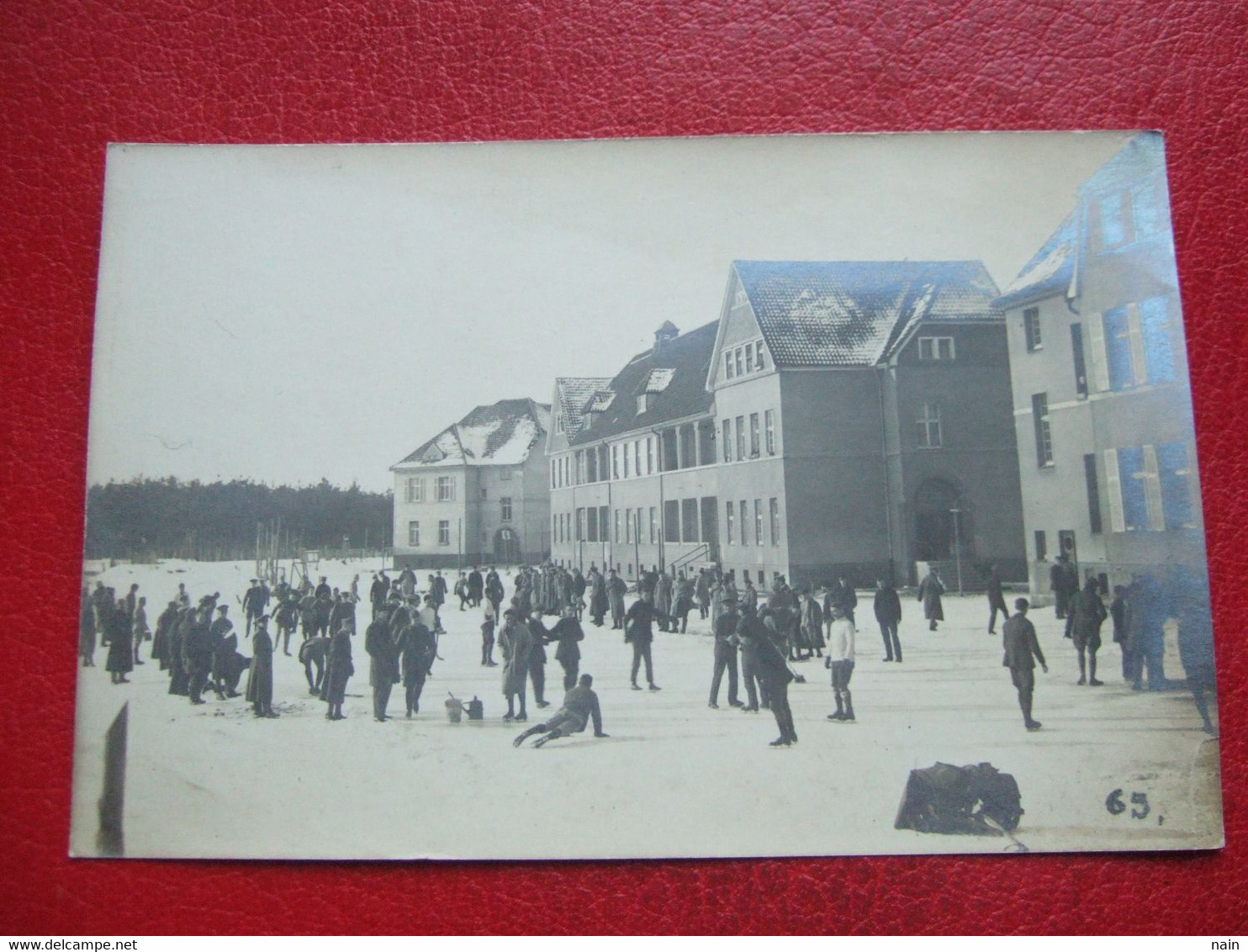 ALLEMAGNE - GUETERSLOH - GÛTERSLOH - CARTE PHOTO - CAMP PRISONNIERS OFFIZIER GEFANGENEN  LAGER - PATIN A GLACE ...