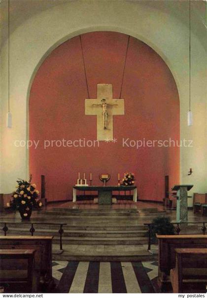 Aalen BW Salvatorkirche Kircheninneres Altar Kruzifix Kreuz moderne-Kirche