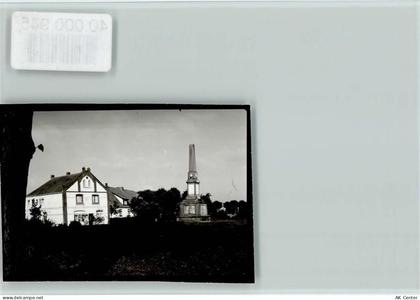 25774 W2247 Lunden , Holst FOTO KEINE AK Denkmal im Ort - 40000945
