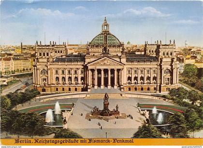 BG6001 alt berlin reichstagsgebaude mit bismark denkmal   germany