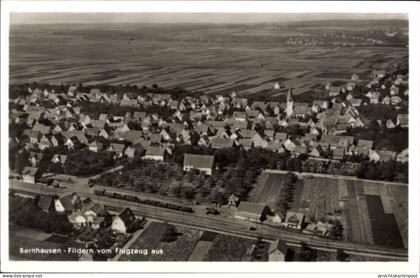 CPA Bernhausen auf den Fildern Filderstadt, Luftaufnahme von Häuser, Felder, Kirche, Bahnlinie