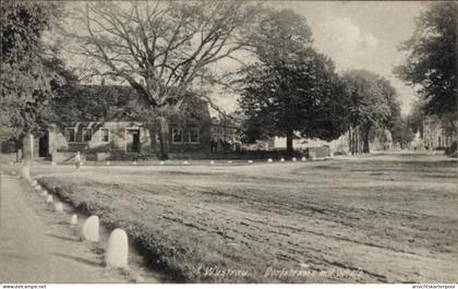 CPA Wustrau Altfriesack Fehrbellin in Brandenburg, Dorfstraße mit Schule