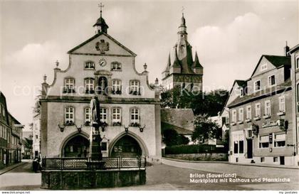 Brilon Marktplatz Rathaus Pfarrkirche