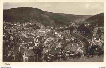 Calw Schwarzwald BW Schwarzwald Nagold Fluss Eisenbahn Wohnhaeuser Kirche Brueck