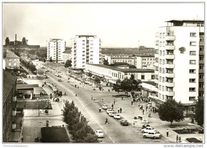 Eisenhüttenstadt
Leninallee - & old cars
