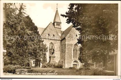 Enger Wittekindskirche mit Denkmal