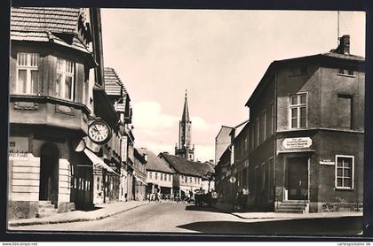 AK Fürstenberg / Havel, Ernst-Thälmann-Strasse mit Kirche