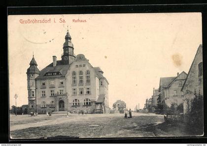 AK Grossröhrsdorf /Sa., Ortspartie mit Rathaus