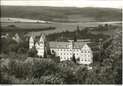 Huenfeld loster