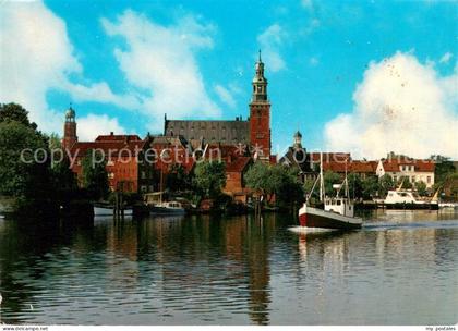 Leer Ostfriesland Hafen mit Rathaus
