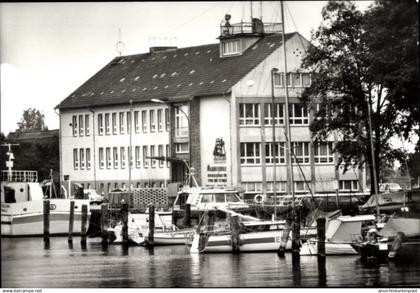 CPA Wieck Eldena Greifswald, Marineschule der GST August Lütgens, Boote