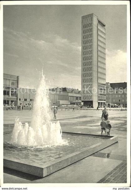 Neubrandenburg Hochhaus Fontaene