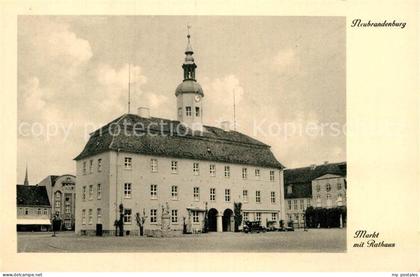 Neubrandenburg Markt mit Rathaus