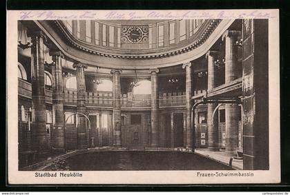 AK Berlin-Neukölln, Stadtbad, Frauen-Schwimmbassin