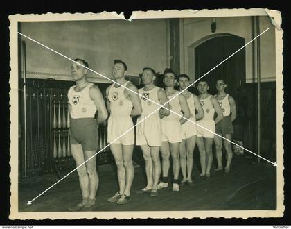 orig. XL Foto um 1932 Jungen des M.T.V. Rastenburg Kętrzyn Poland Masuren, Chłopięcy klub sportowy z listą nazwisk