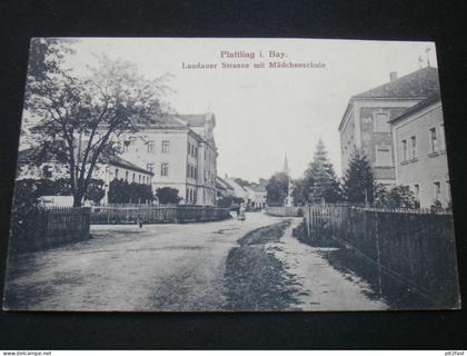 Plattling i. Bayern , 1922 , Landauer Strasse mit Schule , alte Ansichtskarte , AK , CPA !