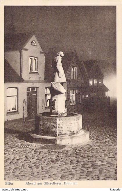 Plön - Abend am Gänselierserl Brunnen