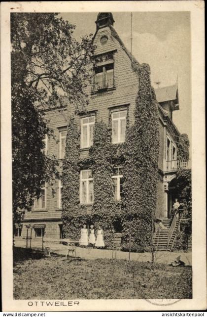 CPA Ottweiler im Kreis Neunkirchen Saarland, Haus mit Garten