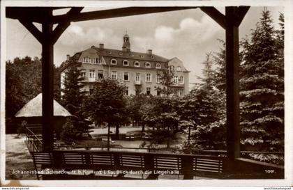 CPA Johannisbad Schmeckwitz Räckelwitz Oberlausitz, Blick durch die Liegehalle