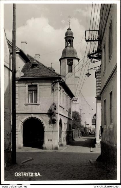 CPA Ostritz in der Oberlausitz, Straßenpartie zur Kirche