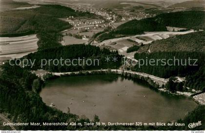 Gemuendener Maar Daun Vulkaneifel Rheinland-Pfalz Fliegeraufnahme Daun