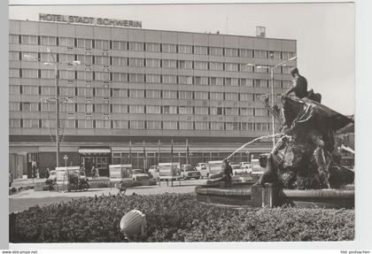 (75353) Foto AK Schwerin, Hotel Stadt Schwerin, 1984