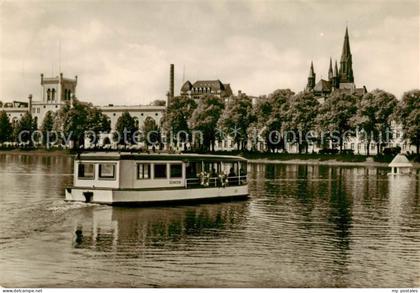 Schwerin  Mecklenburg Faehre Schwerin auf dem Pfaffenteich