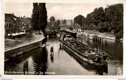 Berlin - spandau - Schleuse an der Zitadelle