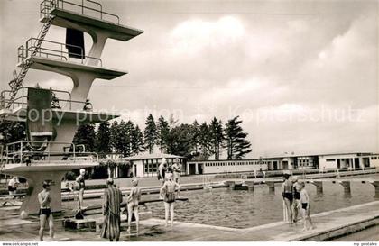 Wolfsburg Schwimmbad Sprungturm